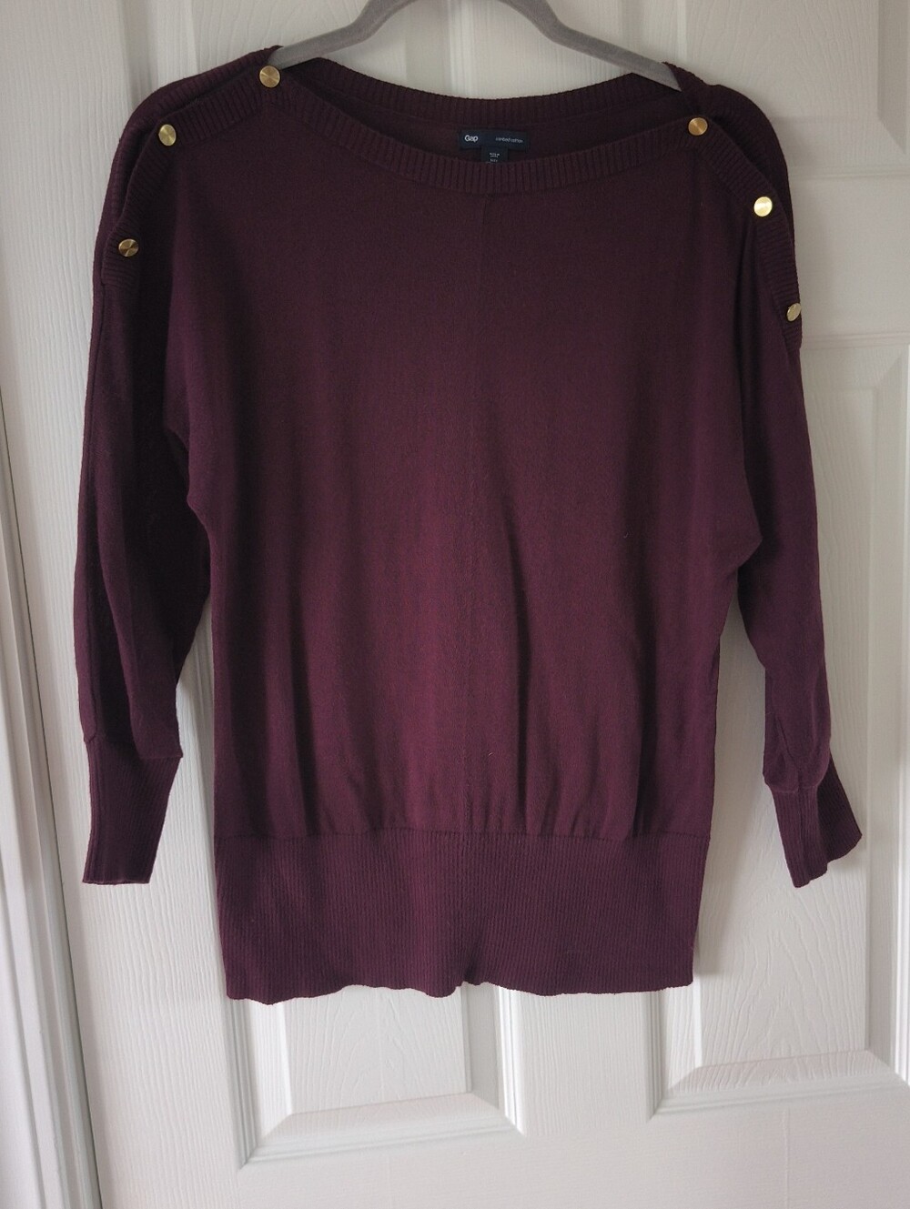 Women's Gap Burgundy Sweater With Gold Buttons || Size Small